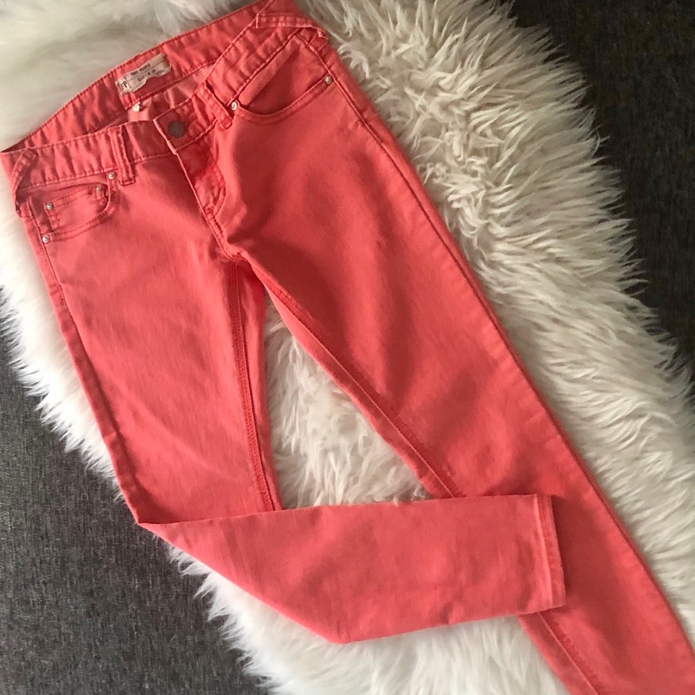 Free People 🌟 Coral Wash Denim Skinny Jeans